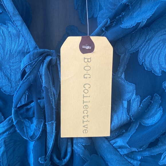 NWT BOG Collective Shear Floral Top - Picture 4 of 5